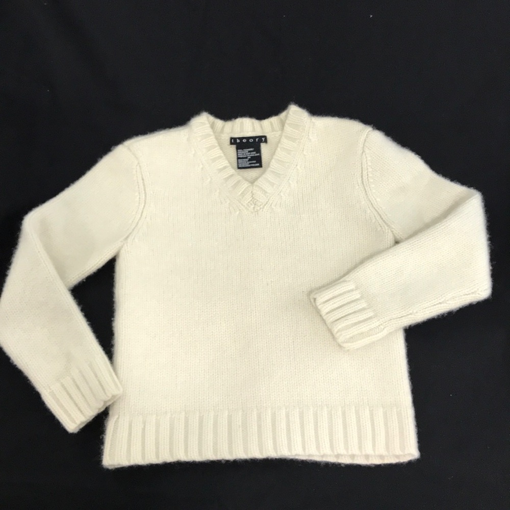 Theory 100% Cashmere Exquisite Sweater